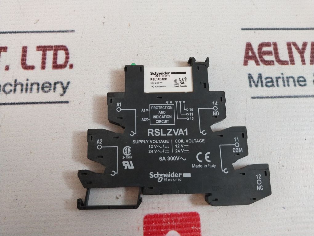 Schneider Electric Rsl1Ab4Bd Relay With Socket 6A/250V