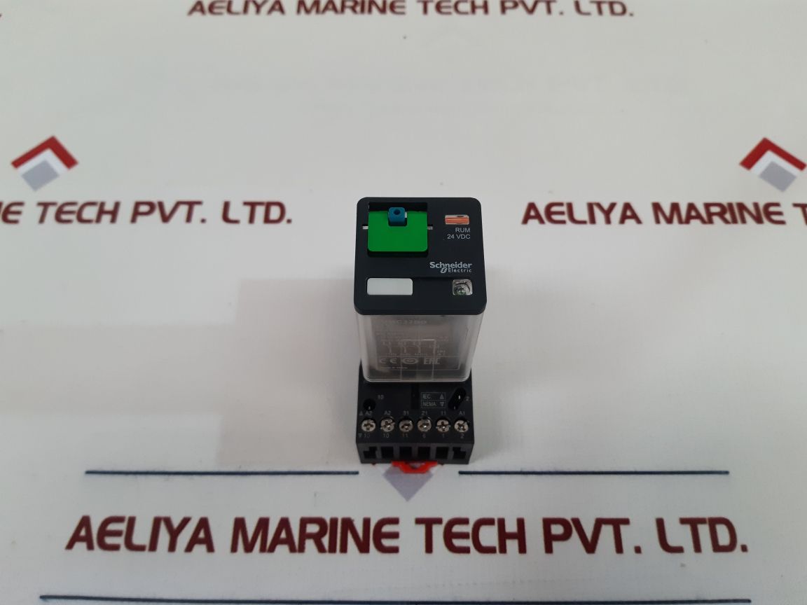 Schneider Rumc32Bd Relay With Ruzc3M Base