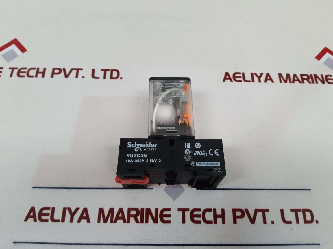 Schneider Rumc32Bd Relay With Ruzc3M Base