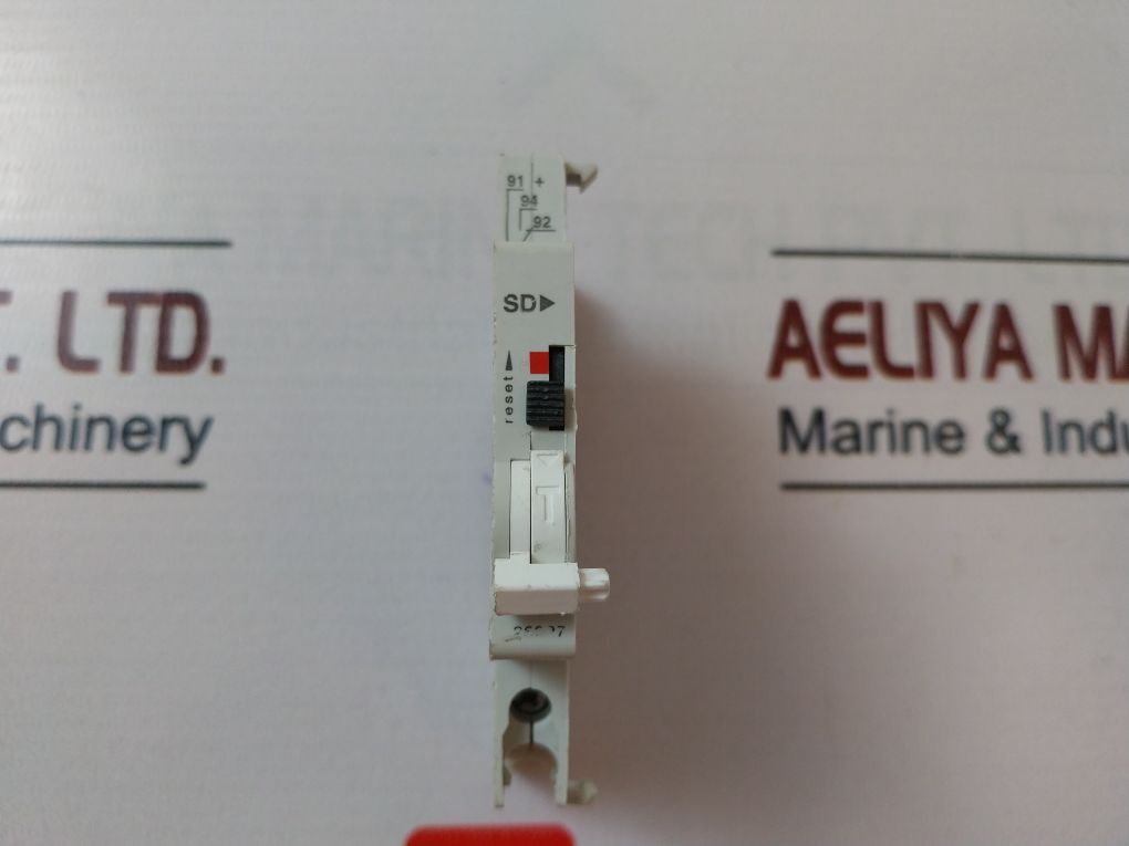Schneider Electric Sd Auxiliary Contact Bb 1249 1