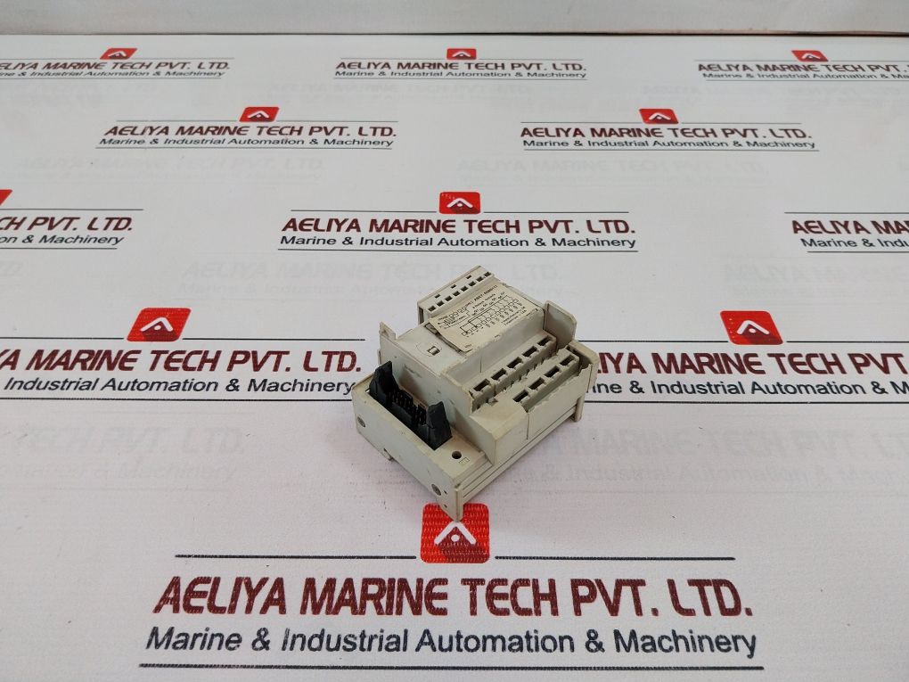 Schneider Electric Telemecanique Abe7-r08S111 Relay Module 24V Dc