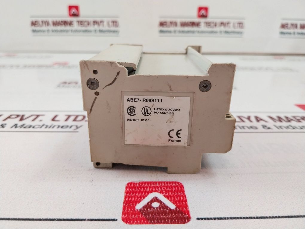 Schneider Electric Telemecanique Abe7-r08S111 Relay Module 24V Dc