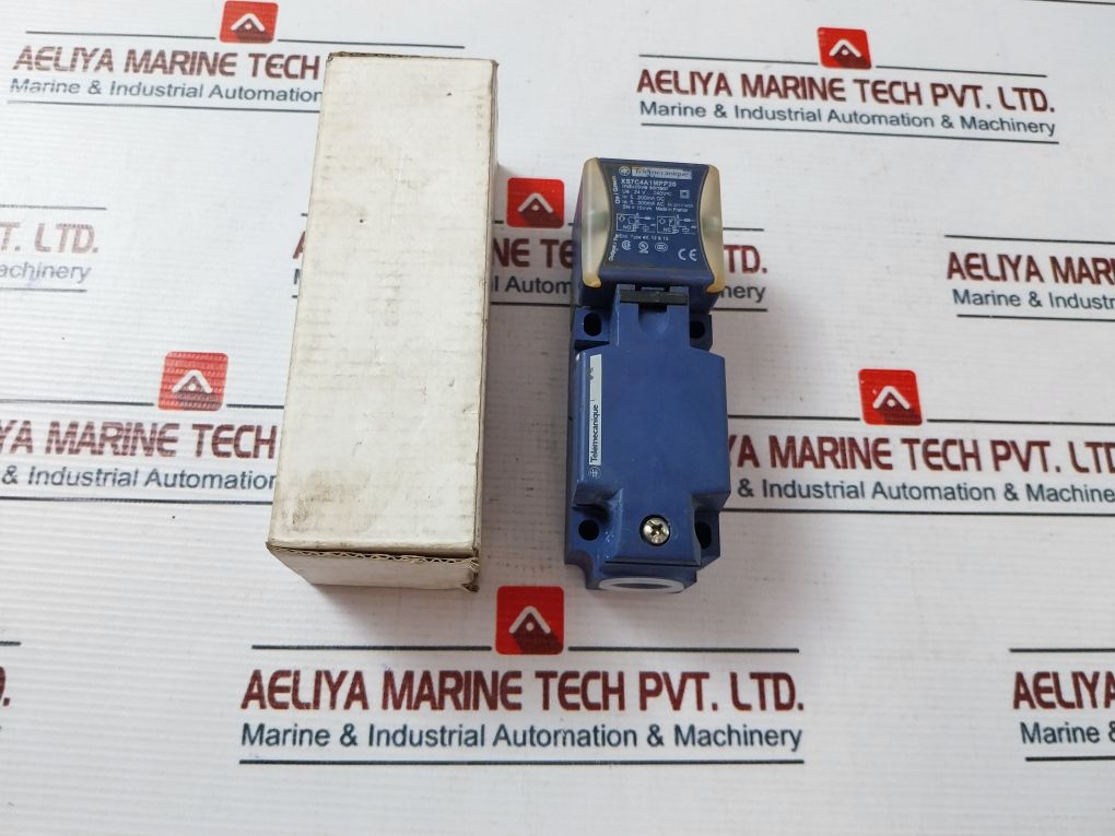 Schneider Electric Telemecanique Xs7C4A1Mpp20 Inductive Proximity Sensor 24-240V