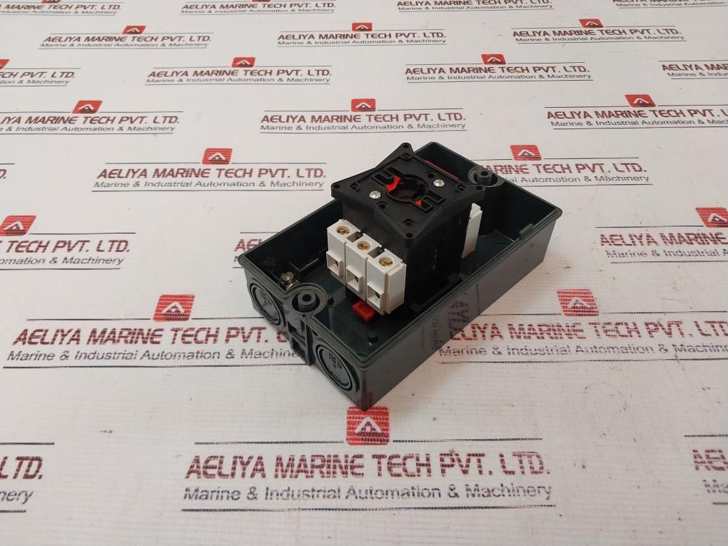 Schneider Electric Vcf02Ge Emergency Stop/Main Switch In Ip65 Enclosure