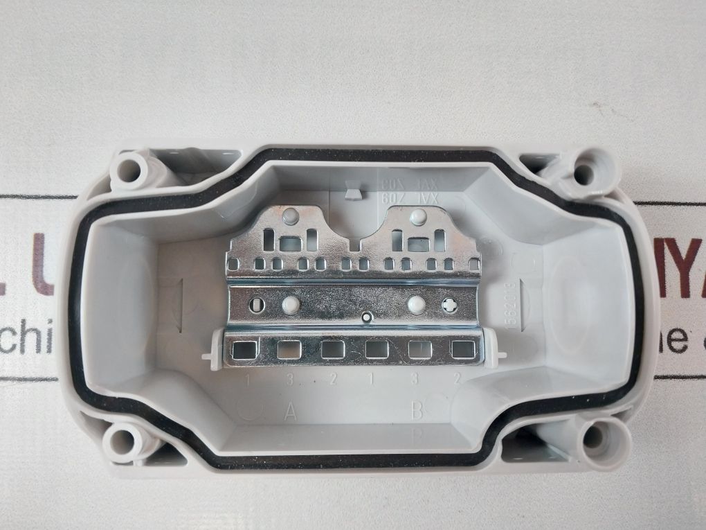 Schneider Electric Xald02 Control Box 2 Holes Push Button Enclosure
