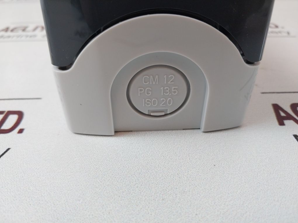 Schneider Electric Xald02 Control Box 2 Holes Push Button Enclosure