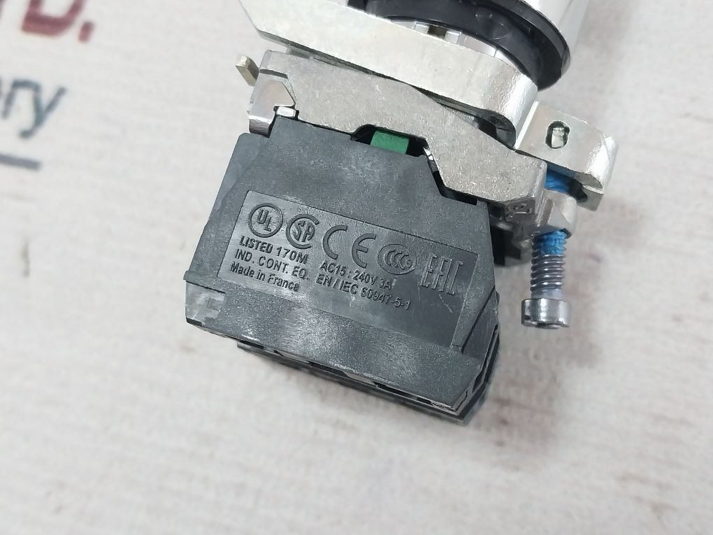 Schneider Electric Xb4 Bd33 Selector Switch 3A