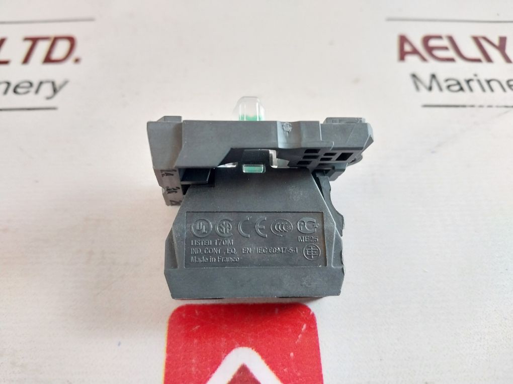 Schneider Electric Xb5 Avb3 Green Light Block