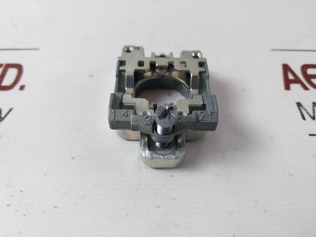 Lot Of 4X Schneider Electric Zb4Bz009 Pushbutton Mounting