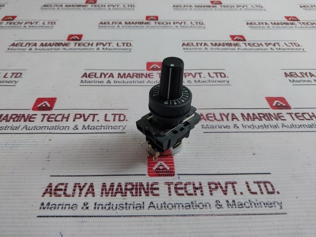 Schneider Electric Zb5Az009 Potentiometer