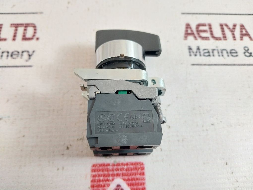 Schneider Electric Zbe-101 Contact Block With Xb4Bj53 3 Position Switch
