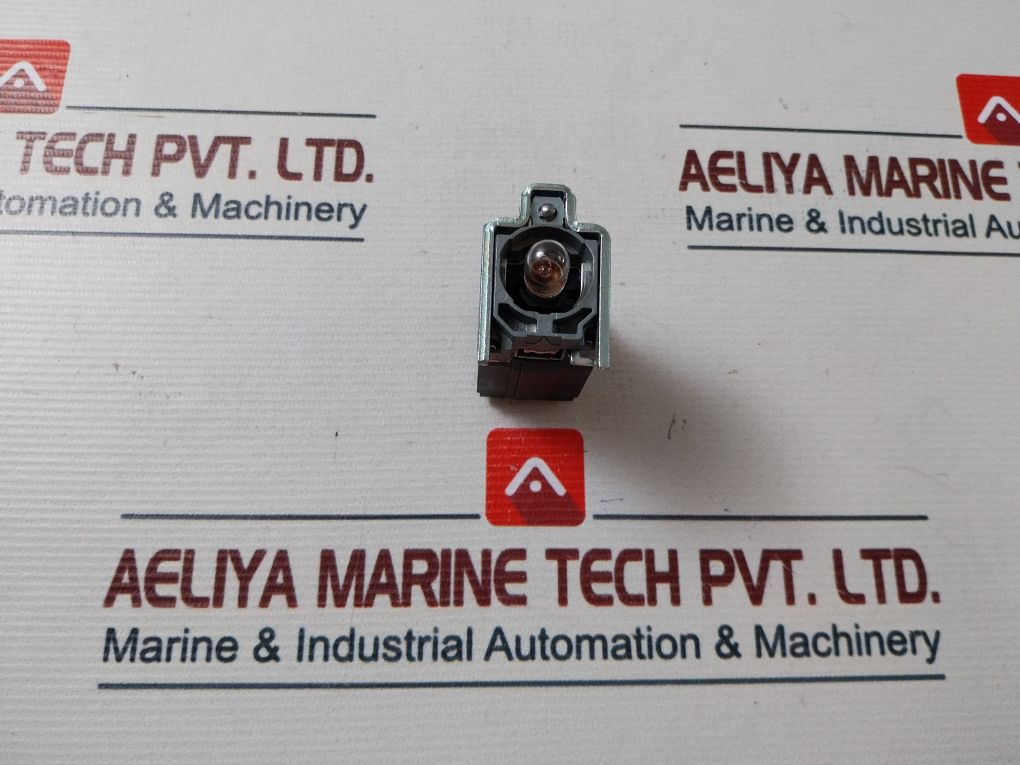 Schneider Electric Zbe-102 Lamp Module And Contact Block Zb.-.W04.