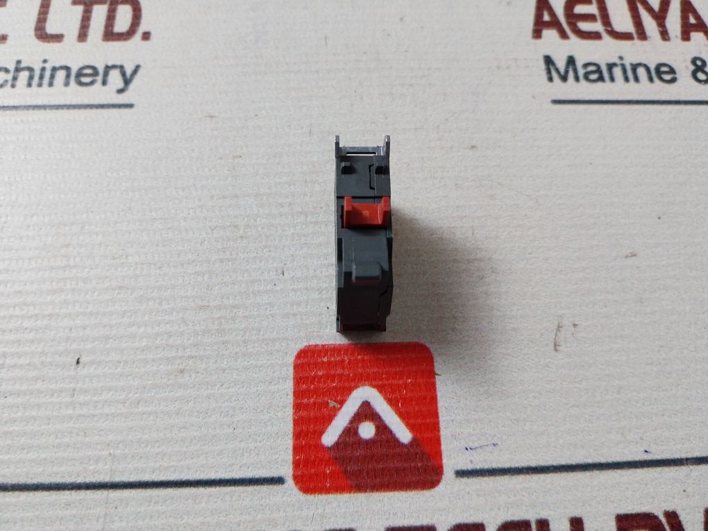 Schneider Electric Zbe-102 Lamp Module And Contact Block Zb.-.W04.