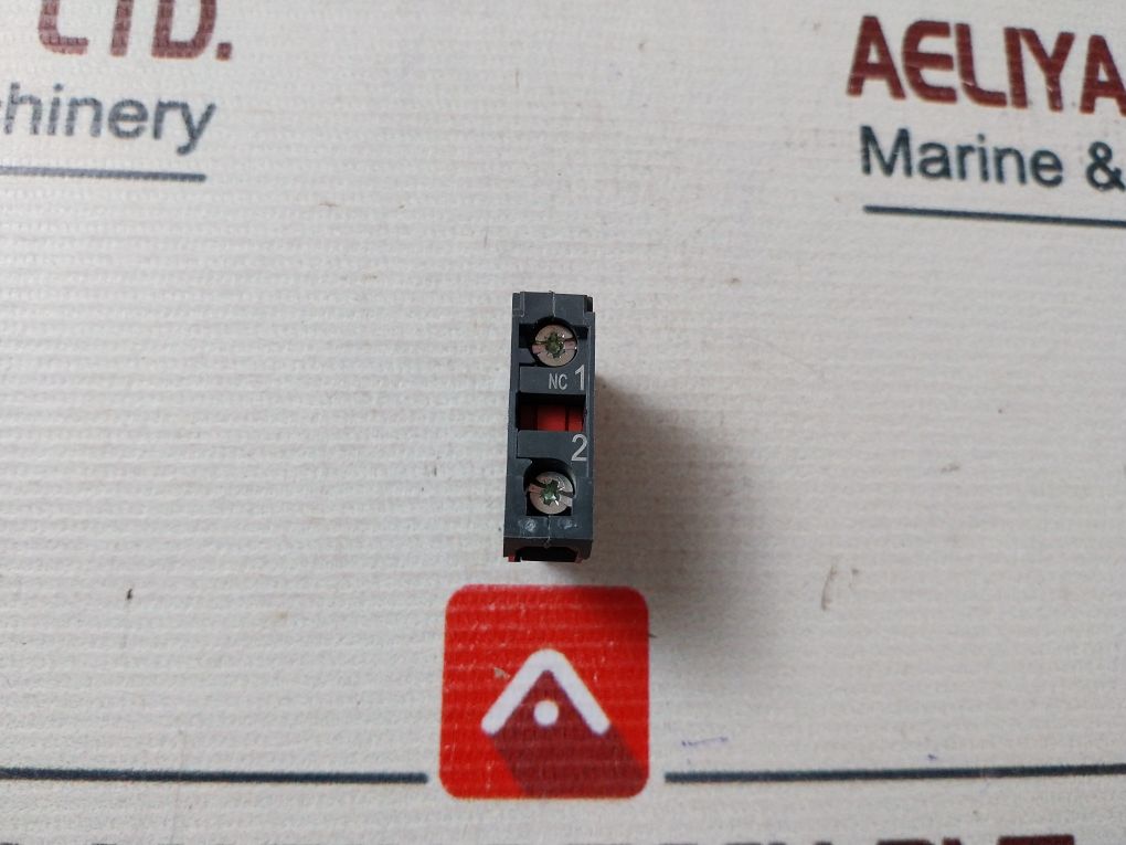 Schneider Electric Zbe-102 Lamp Module And Contact Block Zb.-.W04.