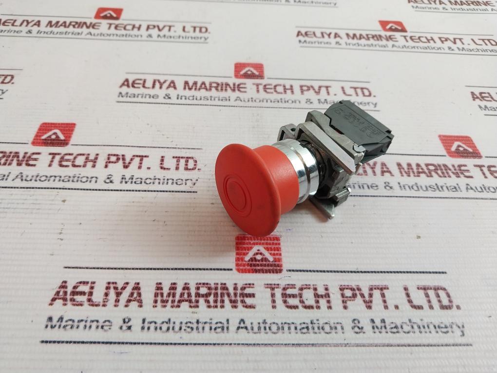 Schneider Electric Zbe-102 Stop Red Pushbutton Switch 240V 3A