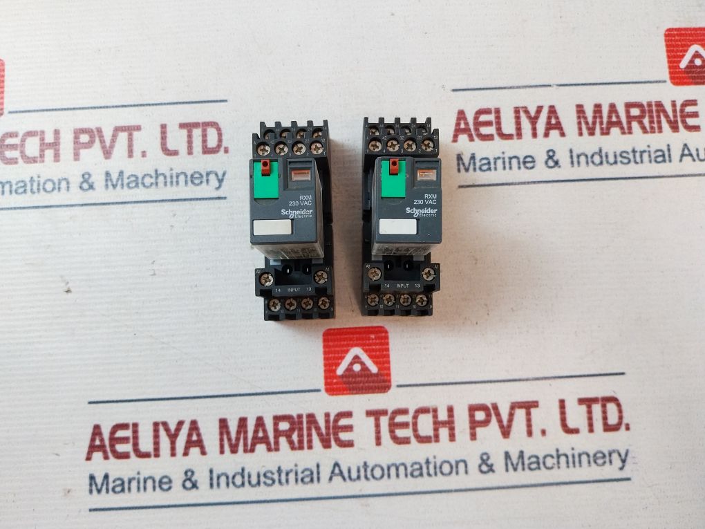 Schneider Electric/Telemecanique Rxm4Ab1P7 Plug In Relay With Socket Rxze2M114M