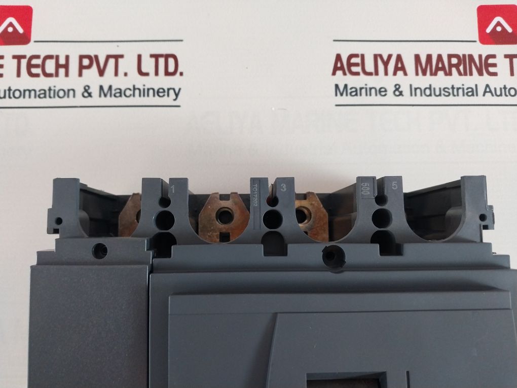 Schneider Electric Compact Nsx Lv438450