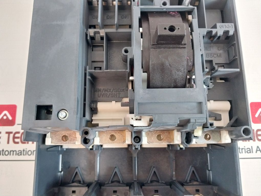 Schneider Electric Compact Nsx Lv438450