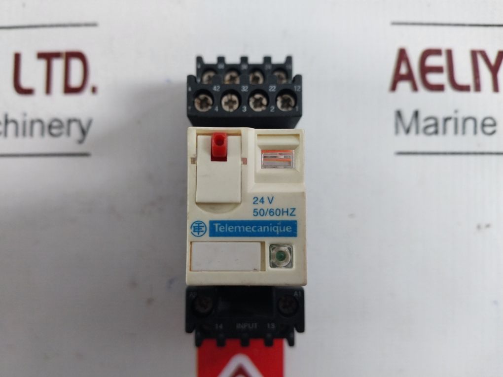 Schneider Electric Rxm4Gb2B7 Relay With Rxze2M114M Socket