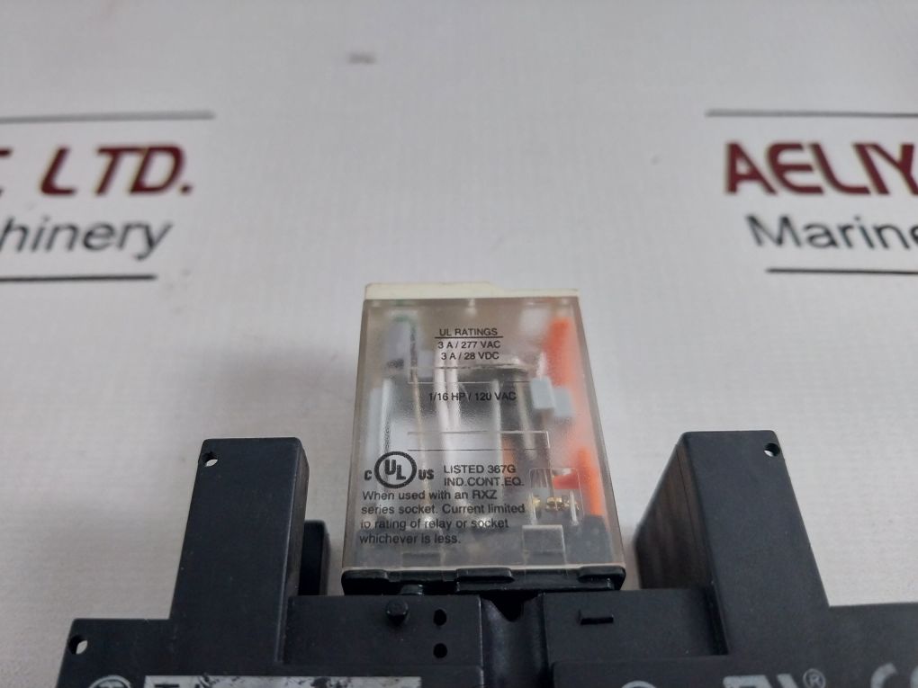 Schneider Electric Rxm4Gb2B7 Relay With Rxze2M114M Socket
