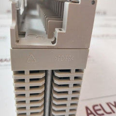 Schneider Electric/Telemecanique 140Ddi35300 Discrete Dc Input Module Pv:01 Rl:8