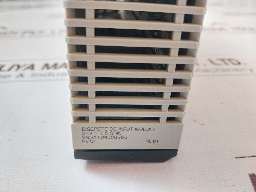 Schneider Electric/Telemecanique 140Ddi35300 Discrete Dc Input Module Pv:01 Rl:8