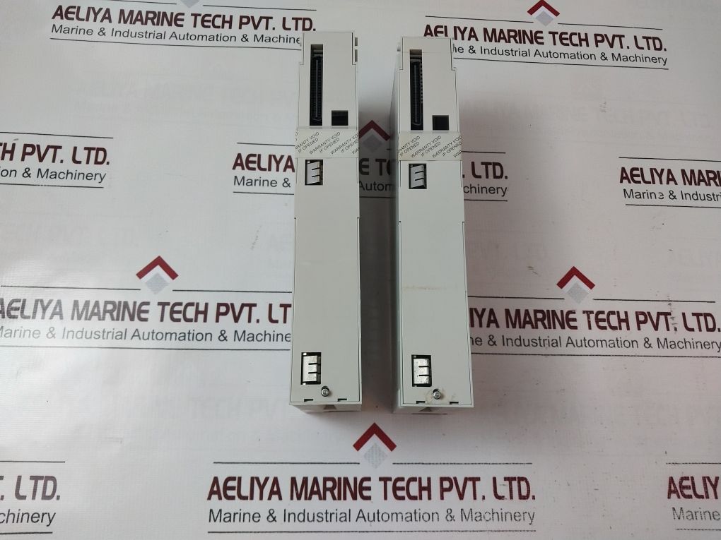 Schneider Electric/Telemecanique 140Ddi35300 Discrete Dc Input Module Pv:01 Rl:8