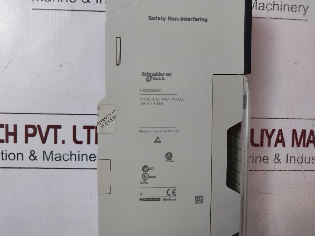 Schneider Electric/Telemecanique 140Ddi35300 Discrete Dc Input Module Pv:01 Rl:8