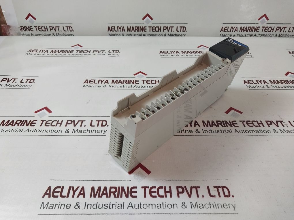 Schneider/Telemecanique 140Ddo35300 Dc Output Module Pv:01 Rl:83