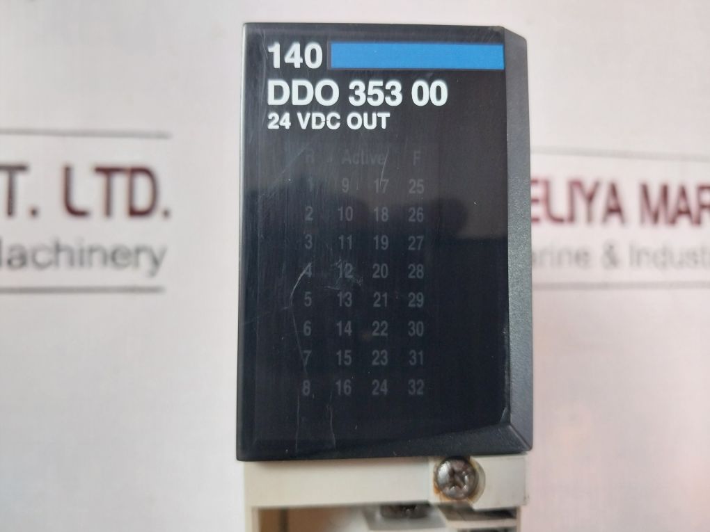 Schneider/Telemecanique 140Ddo35300 Dc Output Module Pv:01 Rl:83