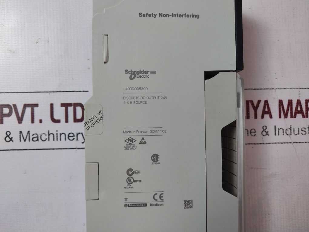 Schneider Electric 140Ddo35300 Modicon Discrete Dc Output Module