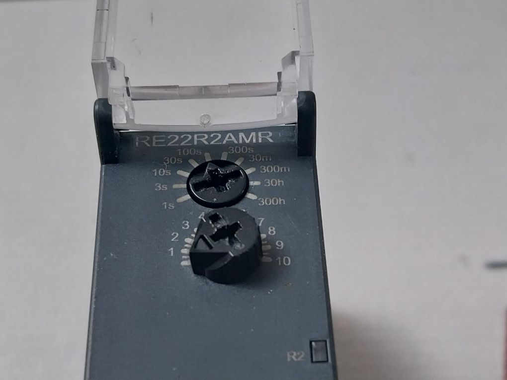 Schneider Telemecanique Re22R2Amr On Delay Timer