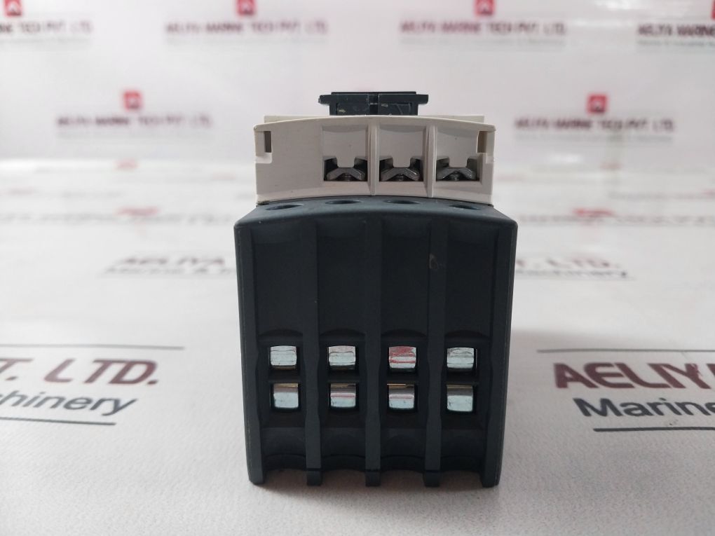 Schneider Electric W413808670311 02