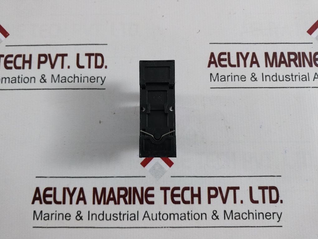 Schrack Pt570024 Relay With Ypt78704 Base
