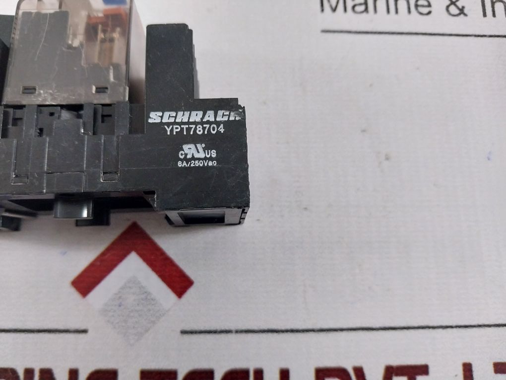 Schrack Pt570024 Relay With Ypt78704 Base