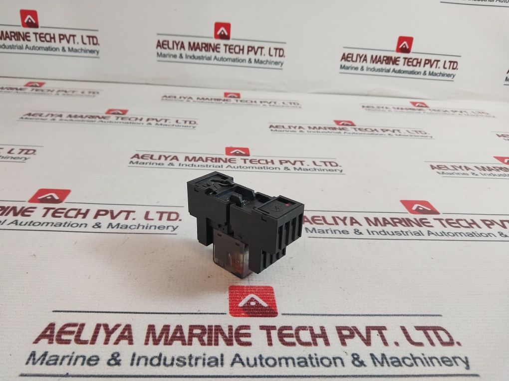 Schrack Pt570024 Relay With Pt78704 Socket