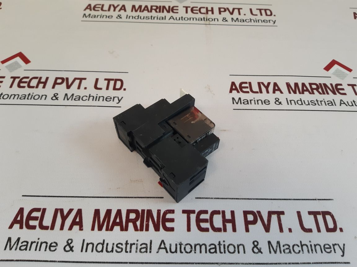 Schrack Pt570730 Relay With Socket