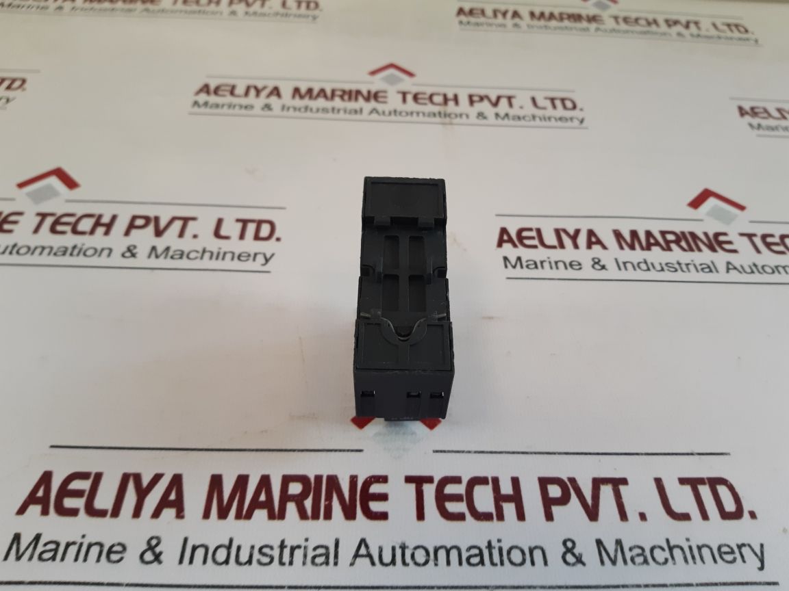 Schrack Pt570730 Relay With Socket