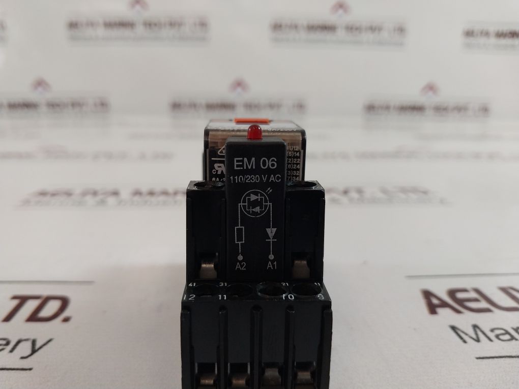 Schrack Pt570730 230V~ Relay With Socket