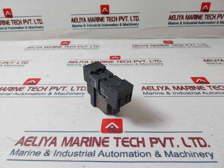 Schrack Pt570730 Relay With E113714 Base