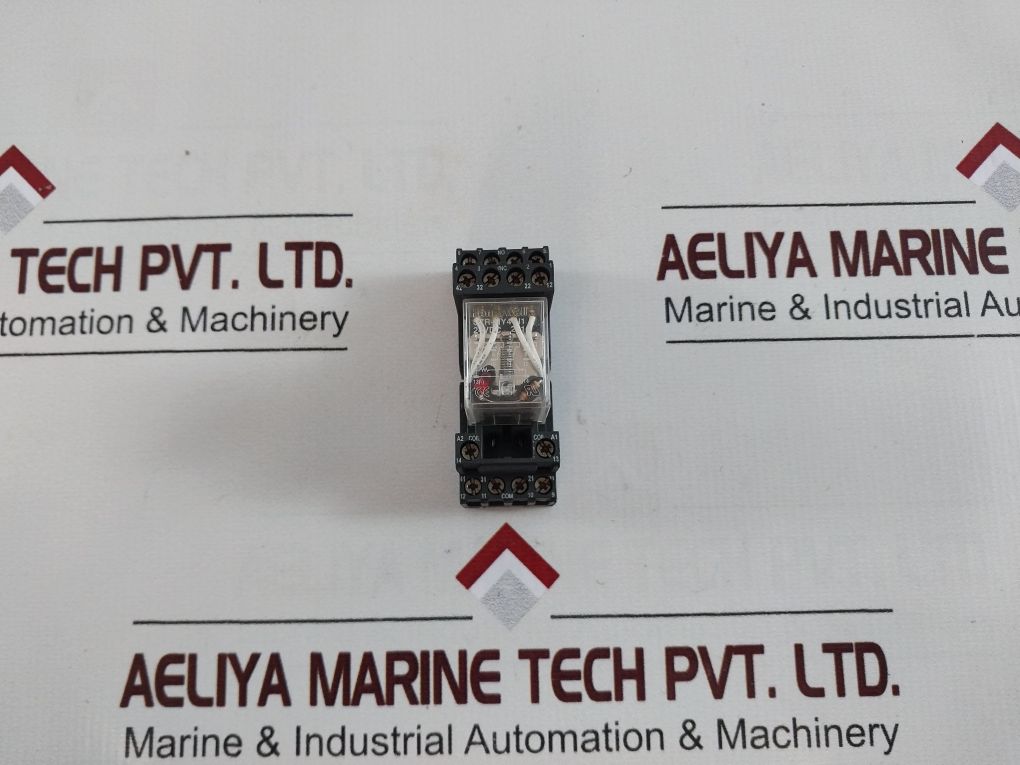 Schrack Pt78704 Relay Socket With Szr-my4-n1 Magnetic Relay