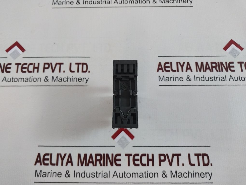 Schrack Pt78704 Relay Socket With Szr-my4-n1 Magnetic Relay
