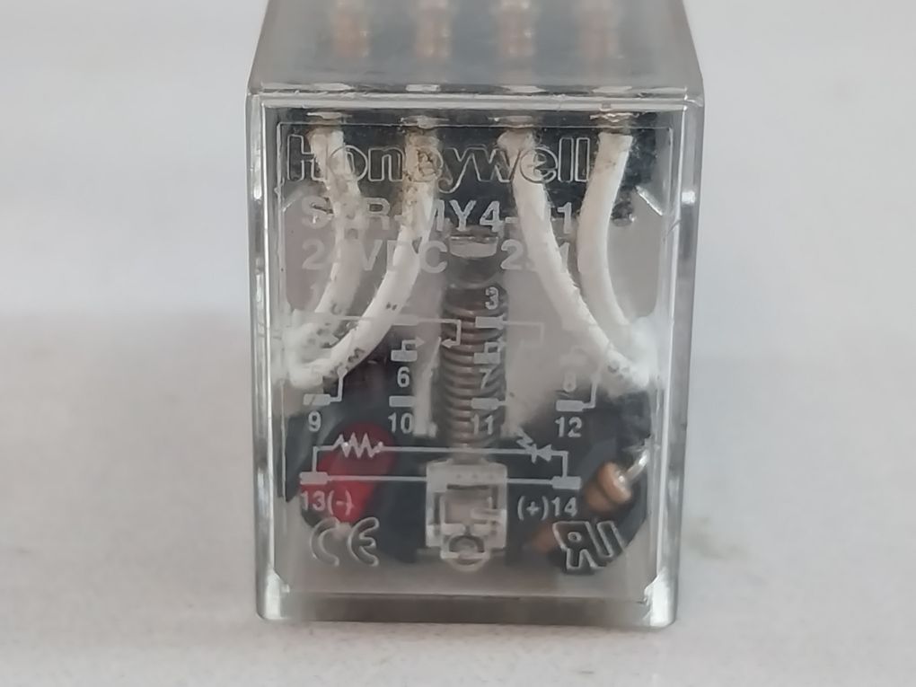 Schrack Pt78704 Relay Socket With Szr-my4-n1 Magnetic Relay