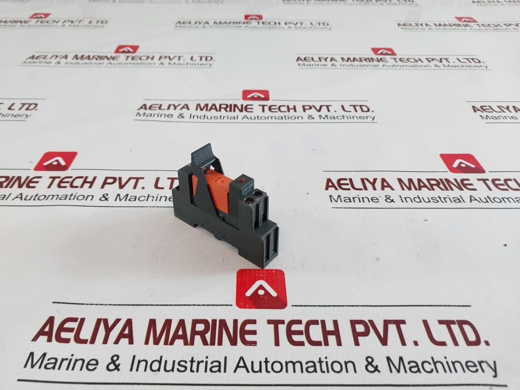 Schrack Rt114024 Relay With Socket