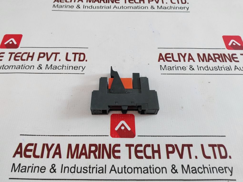 Schrack Rt114024 Relay With Socket