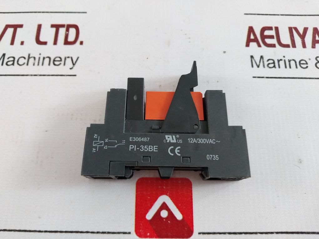 Schrack Rt114024 Relay With Socket