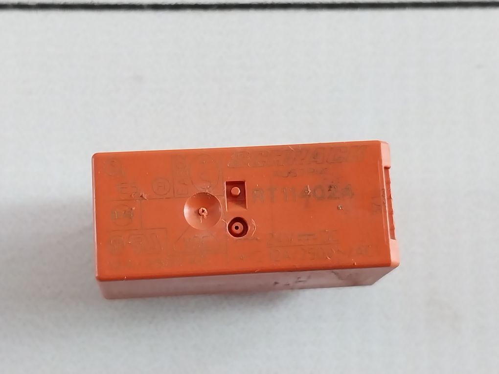 Schrack Rt114024 Relay With Socket