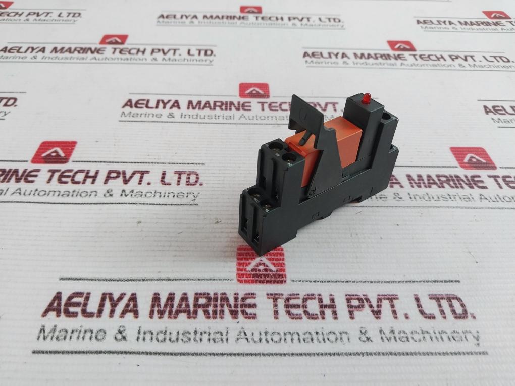 Schrack Rt 78625 Control Relay With Socket 12A 300Vac