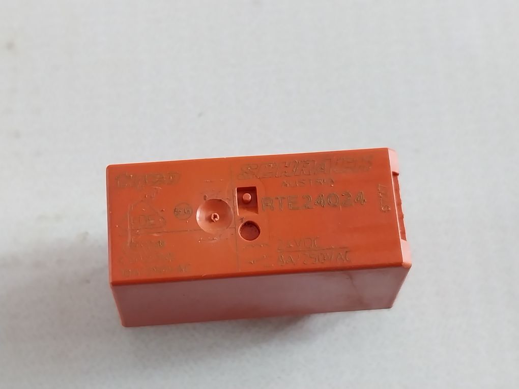 Schrack Rte24024 Relay With Socket