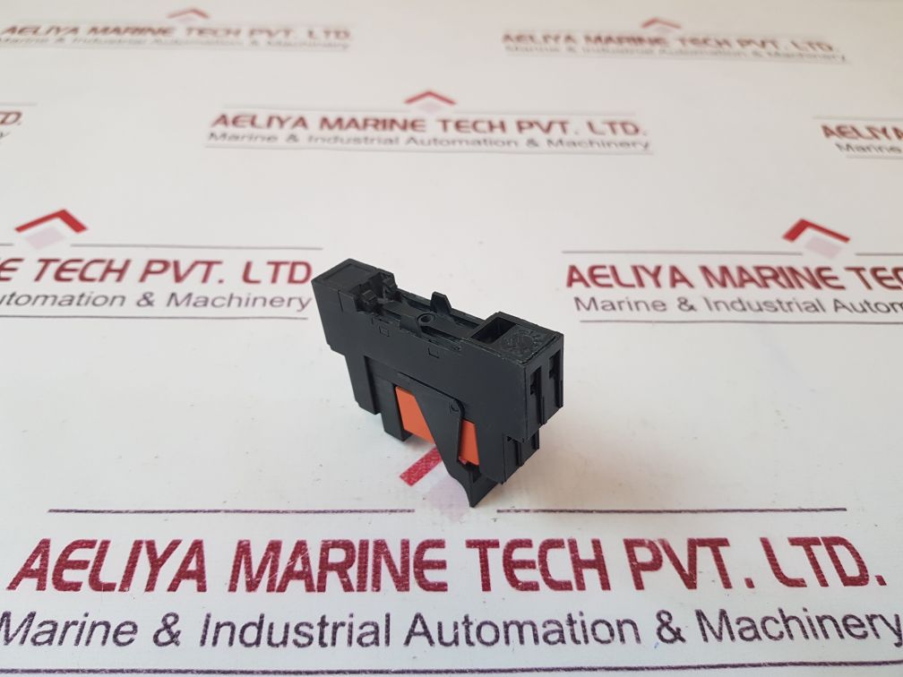 Schrack Type 42 6/24V Dc Relay With Base